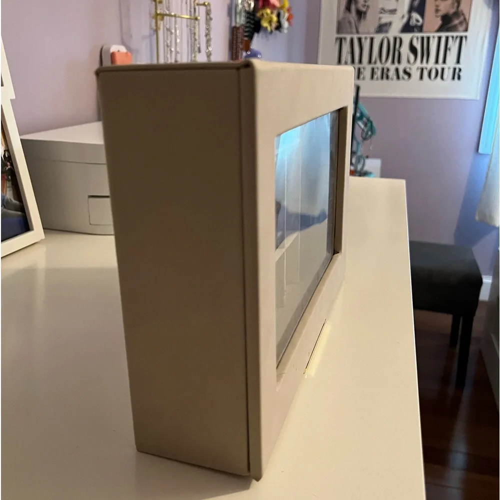 Jewelry box! - Picture 2 of 3